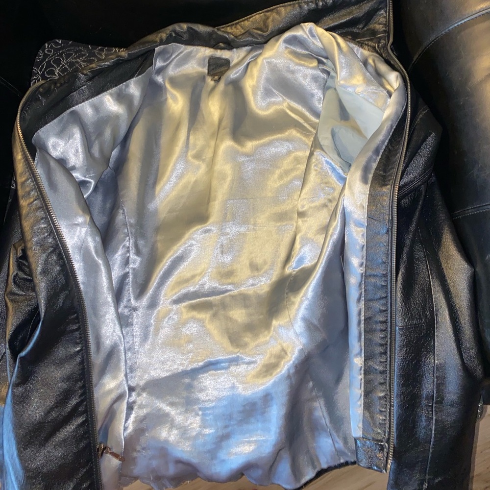 Black Wilson leather; medium coat